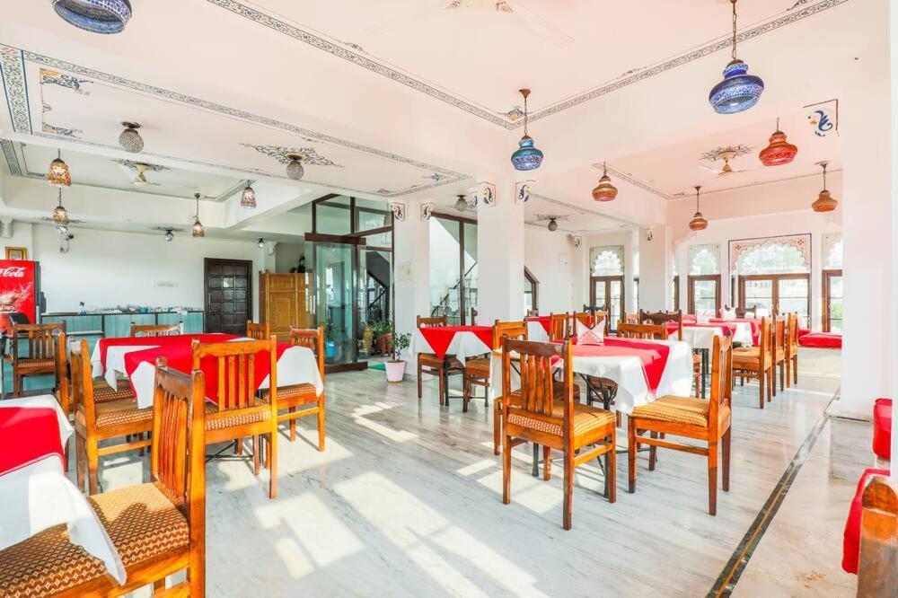 Hotel Pichola Haveli ウダイプル エクステリア 写真